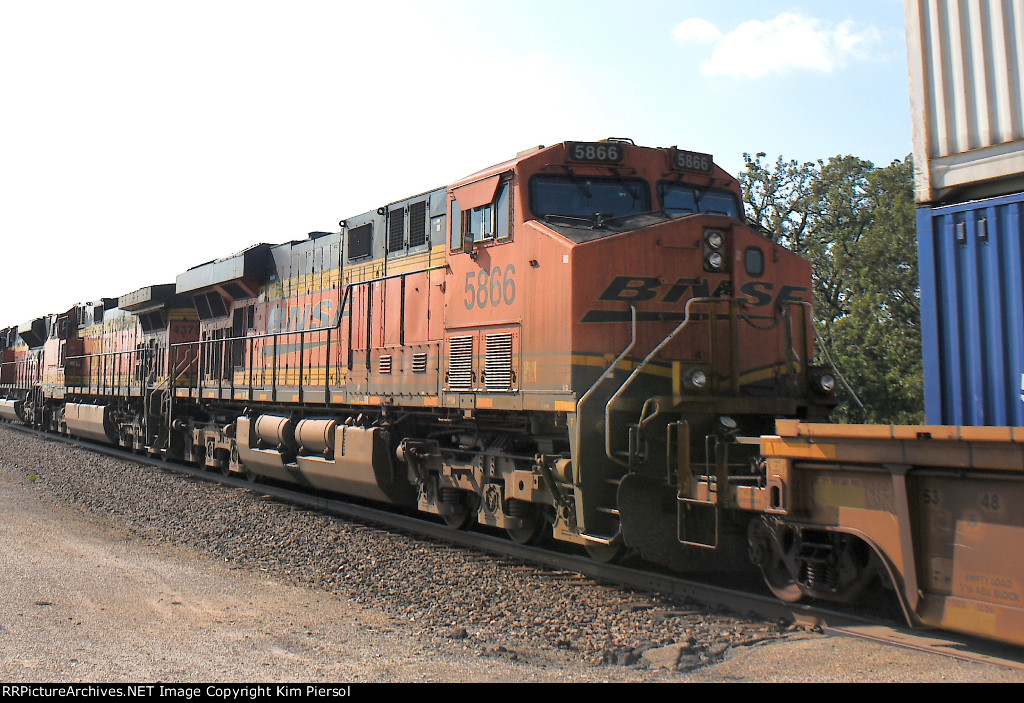 BNSF 5866